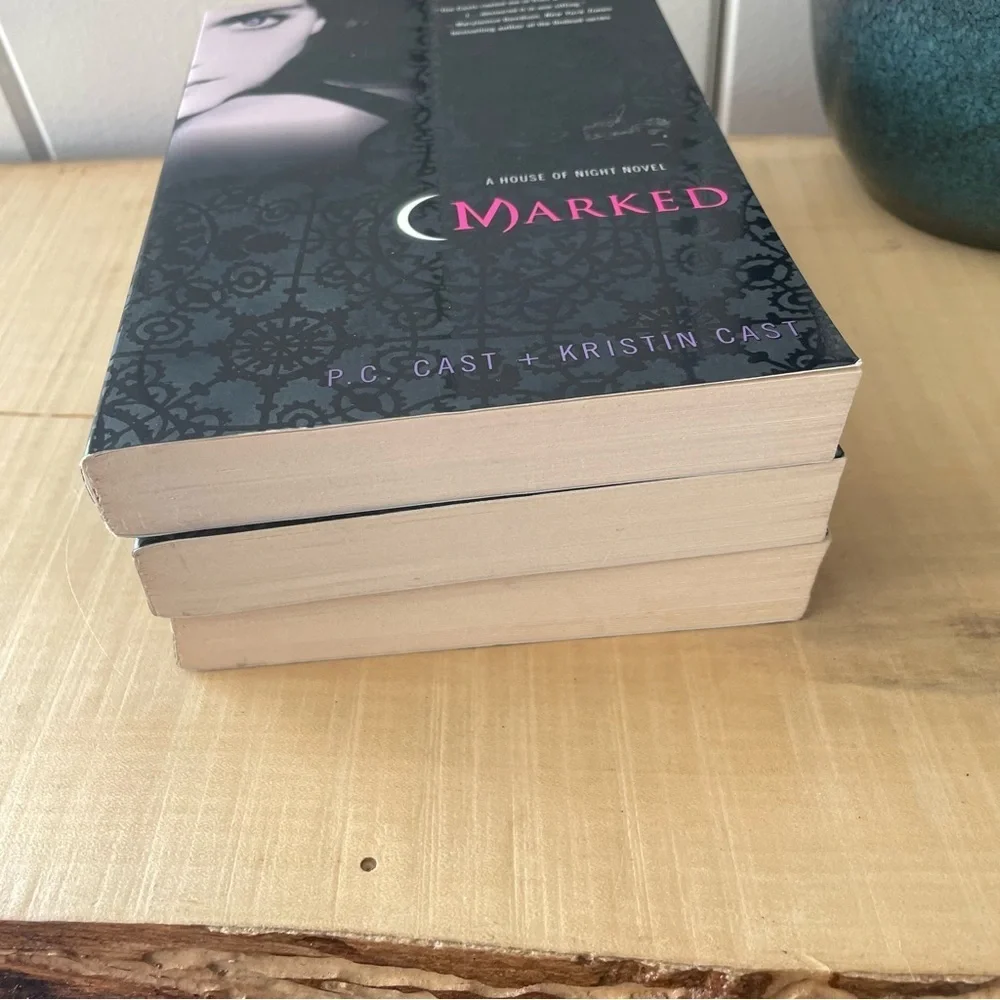 $15 SALE Set/3 Book Teen Paperback Vampire Fiction Series Magic Dark Humor Set - Picture 13 of 15